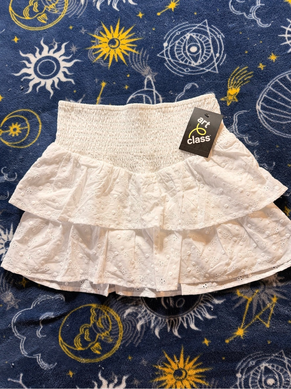 Art Class Girls White Ruffle Skirt – Size M (8)